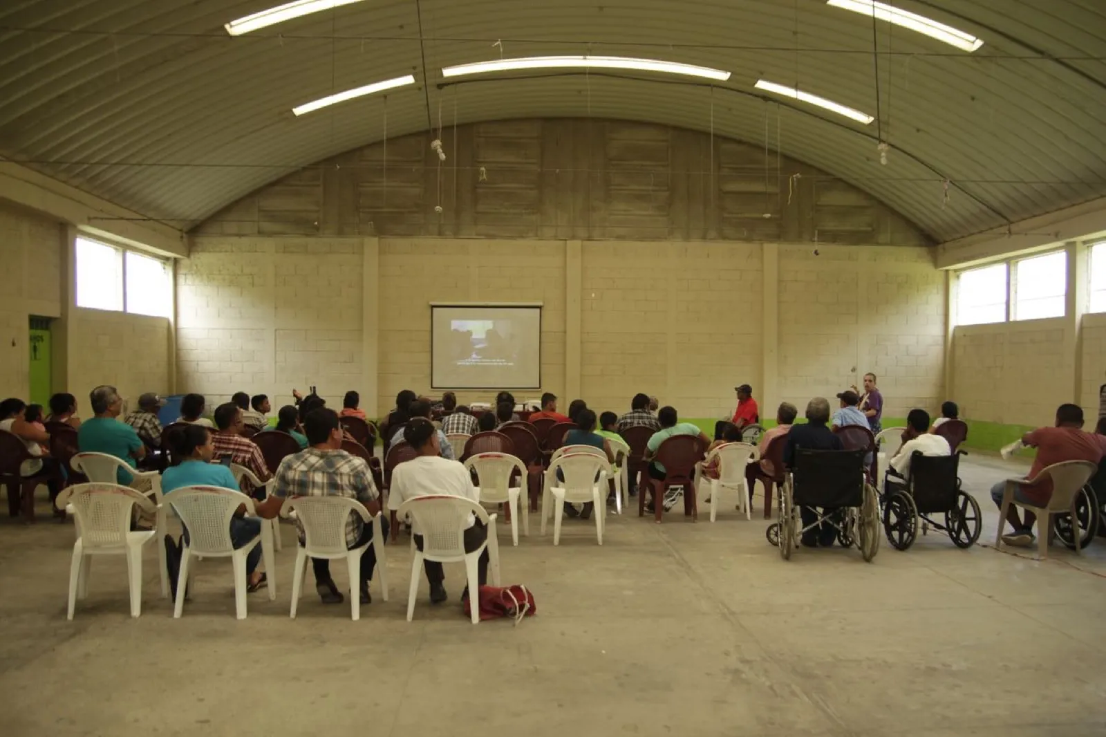 Comparte Cinema screening in a rural Petén community, 2018-2020